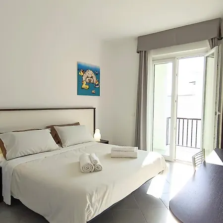 Lido & Hotel *