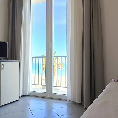 Lido & Hotel